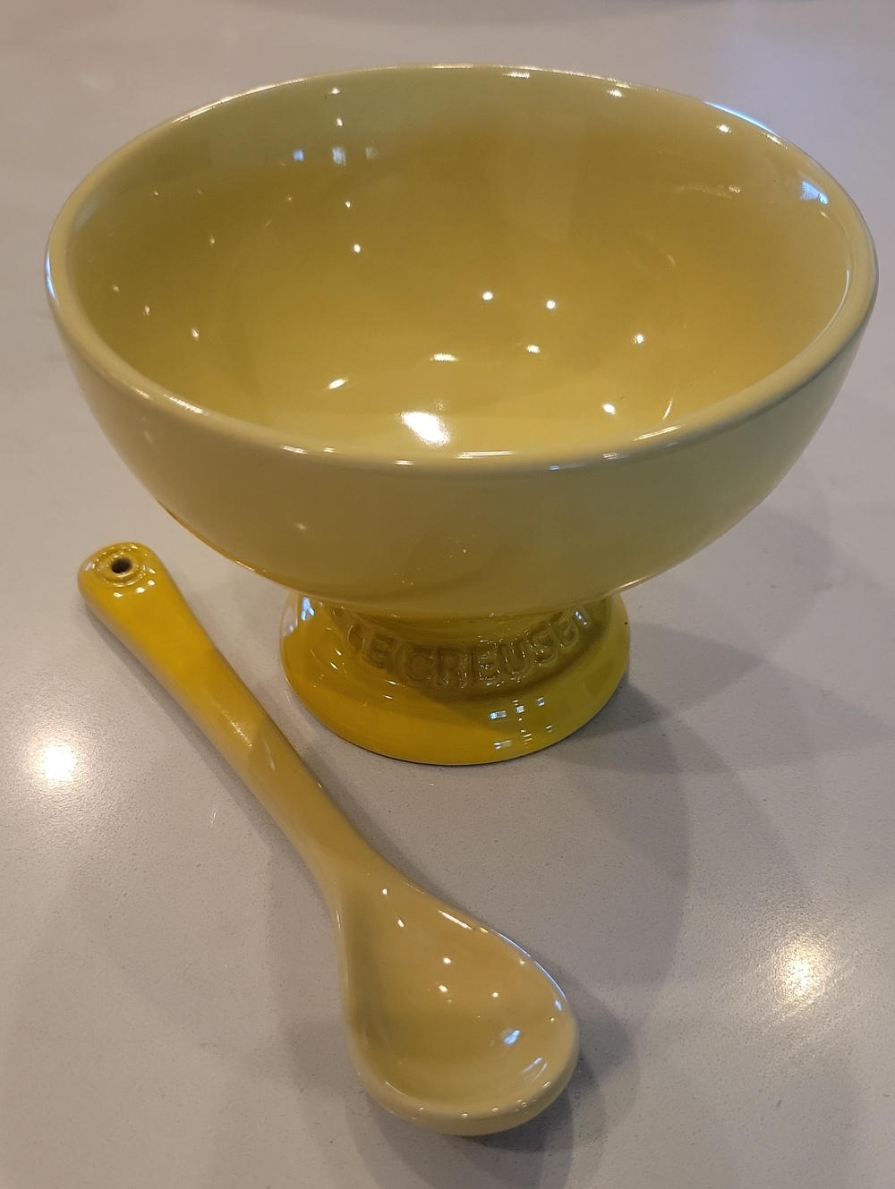 New In Box Le Creuset Soleil Footed Bowl With Cafe Spoon